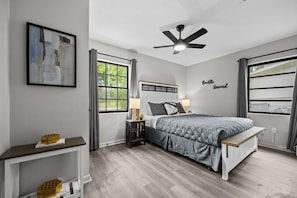 3 habitaciones, escritorio, tabla de planchar con plancha y wifi gratis 