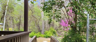 Sequoia Relaxation Nook / charming 1 bedroom studio in three rivers