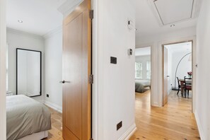 3 chambres, fer et planche à repasser, Wi-Fi, draps fournis
