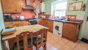 Cookware/dishes/utensils