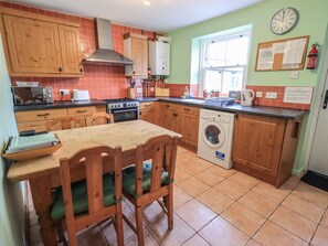 Dụng cụ nấu nướng/bát dĩa/dao nĩa 