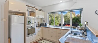 Greytown Park Villa - Wairarapa Holiday Home