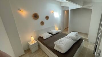 9 Schlafzimmer, Bügeleisen/Bügelbrett, WLAN