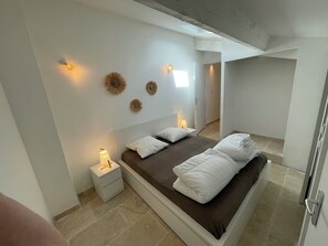 9 chambres, fer et planche à repasser, Wi-Fi