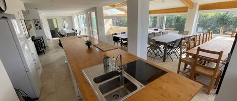 تناول الطعام