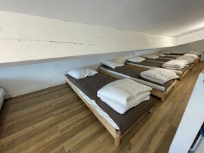 9 chambres, fer et planche à repasser, Wi-Fi