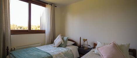 Villa | 4 bedrooms, free WiFi