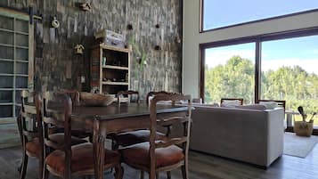 Villa | Restaurantes