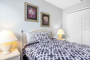 4 chambres, fer et planche à repasser, Wi-Fi, draps fournis