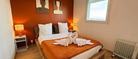 1 bedroom, WiFi, bed sheets