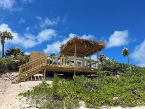 Exterior - 2 Beachfront Houses for Groups (North Palmetto Point)