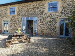 Outdoor dining - Drackenorth (Beaminster)