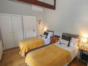 4 室のベッドルーム、客室ごとに異なる装飾、客室ごとに異なるインテリア、WiFi (無料)