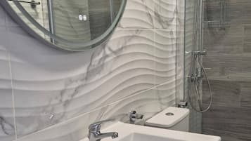 Bungalow, 1 Bedroom, Accessible, Smoking | Bathroom