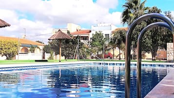 Bungalow, 1 habitación, con acceso para personas discapacitadas, para fumadores | Alberca | Alberca al aire libre