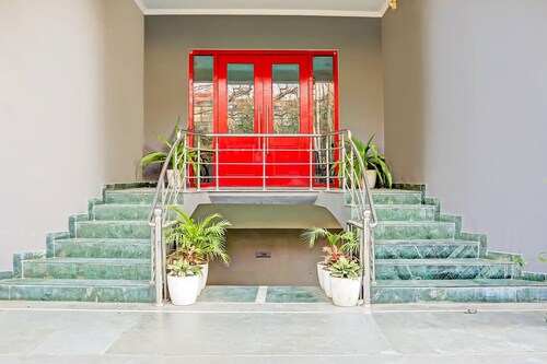 Super Deluxe Stays at Vijay Khand Gomti Nagar