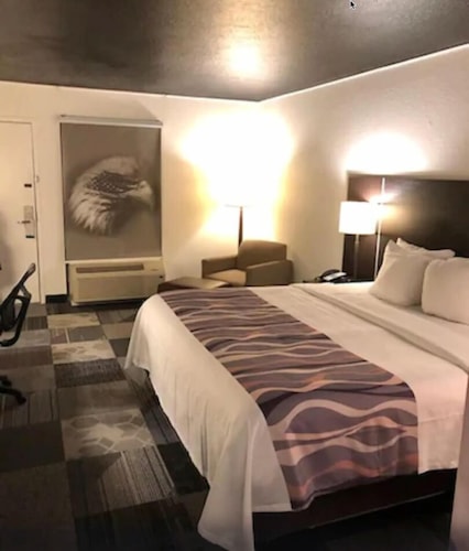 Eglin Extended Stay Hotel, a Howard Johnson by Wyndham