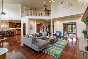 Smart TV, fireplace, books, offices