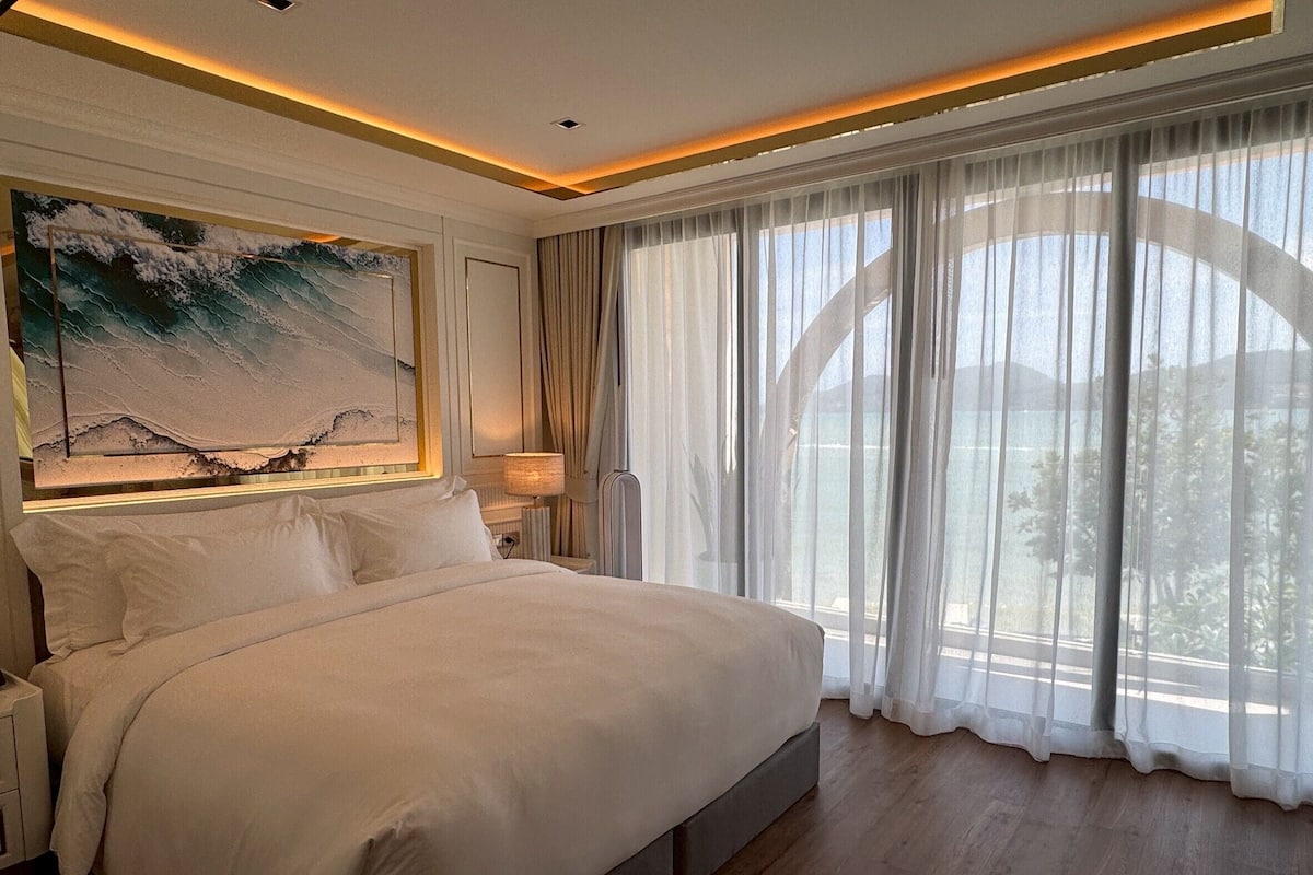 Deluxe Double Room, Balcony, Ocean View | 1 bedroom, blackout drapes, iron/ironing board, free WiFi