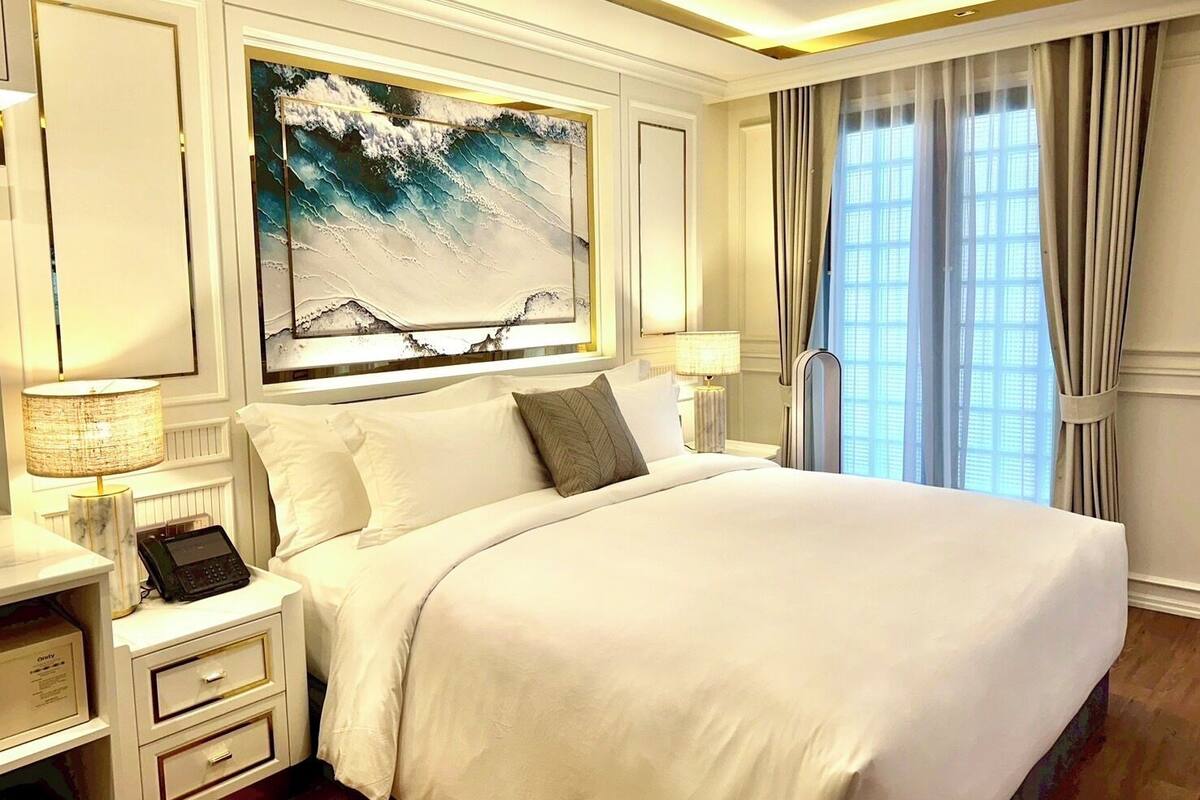 Superior Double Room | 1 bedroom, blackout drapes, iron/ironing board, free WiFi