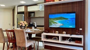 Apartment | Dining