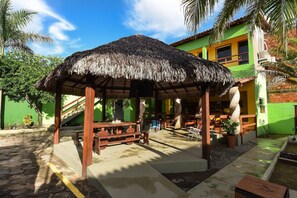 تناول الطعام بالخارج