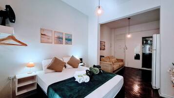 1 habitación, tabla de planchar con plancha, wifi y ropa de cama
