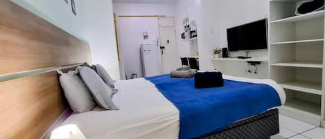 Fer et planche à repasser, accès Internet, draps fournis