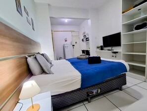 Fer et planche à repasser, accès Internet, draps fournis