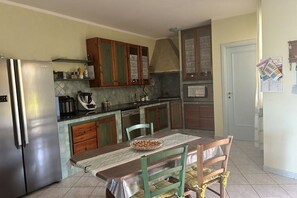 Private kitchen - Villa Cristina - Double Room with Shared Bathroom (Is Fiascus)