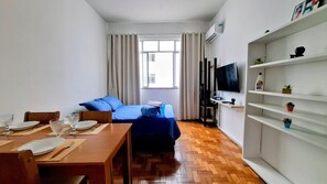 1 chambre, fer et planche à repasser, accès Internet, draps fournis