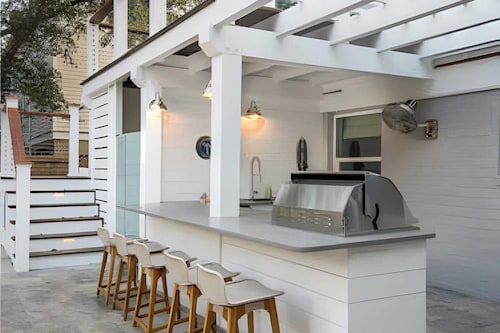 3405 Cameron by Avantstay Pool, Outdoor Kitchen