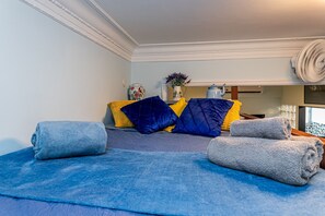 1 bedroom, iron/ironing board, internet, bed sheets