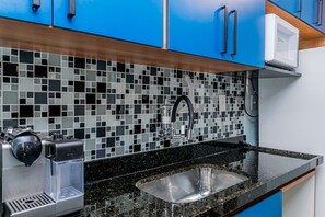 Fridge, microwave, oven, coffee/tea maker