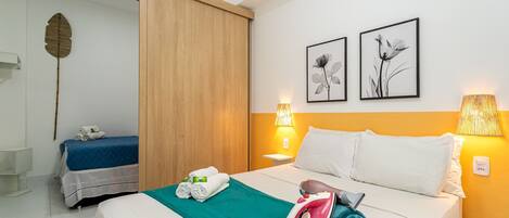 2 多间卧室、熨斗/熨衣板、上网接入、床单