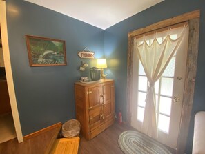 Room, 1 King Bed with Sofa bed, Microwave, Ground Floor | Interior