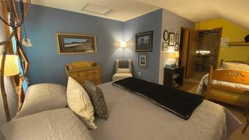 Room, Berbilang Katil, Haiwan Kesayangan Dibenarkan, Mezzanine | Dihias secara berasingan, dilengkapkan perabot secara berasingan