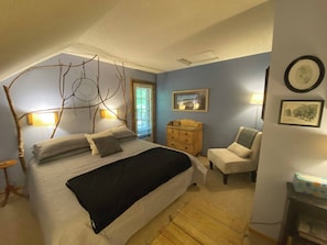 Individually decorated, individually furnished, free WiFi, bed sheets - Manitou Lodge (Forks)