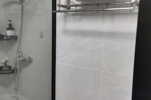 Bathroom - Shanghai Tianyang Hotel (Huangxing Road Subway Station) (Shanghai)