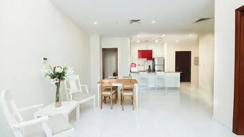 Premium Apartment, Multiple Beds, Non Smoking | In-room safe, iron/ironing board, free WiFi