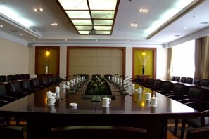 Unclassified image, 3 of 30, button - Xincheng Hotel (Yiyuan)