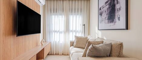 Smart TV 43 pulgadas con canales de televisión vía satélite