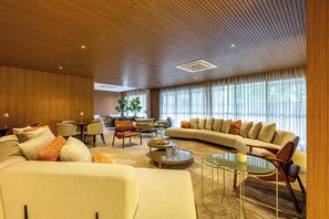 Sala de estar en el lobby