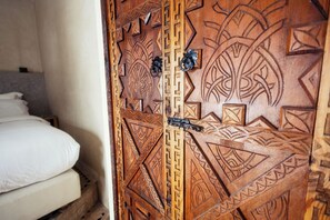 1 bedroom, Internet, bed sheets - King size in a 5 bedhouse Riad-Guesthouse in Madina (Marrakesh)