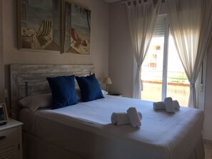 3 quartos, ferros/tábuas de passar roupa, Wi-Fi, roupa de cama