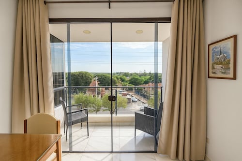 "Prime Location Near Shopping Malls & Airport".