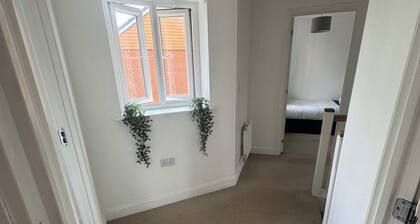 Cosy House | 10%OFF | 4-BDR | Parking | Sleeps8