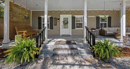 Precious 1-bedroom Cottage in Midtown Mobile Recently renovated with fenced yard