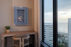 Suite Junior | 1 chambre, literie hypoallergénique, couette en duvet, minibar