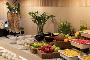 Free daily buffet breakfast